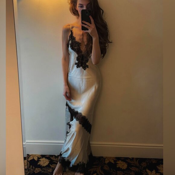 Helsa Dresses & Skirts - Helsa Cytheris Spaghetti Lace Split Maxi Dress